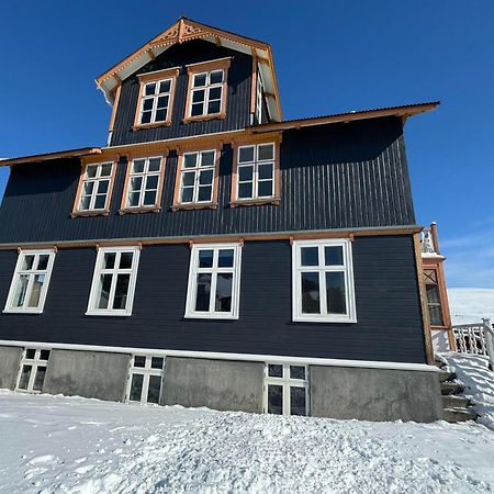 Hoepfner And Tulinius Historical Houses Акурейри Екстериор снимка